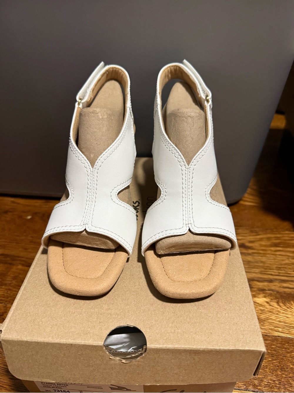 NEW Clarks Kyarra Aster White Leather Cutout Slingback Wedge Sandals Sz 5